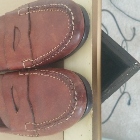 Country Cole Haan Brown is gender-neutral. Size 7.5 M - Picture 4 of 12